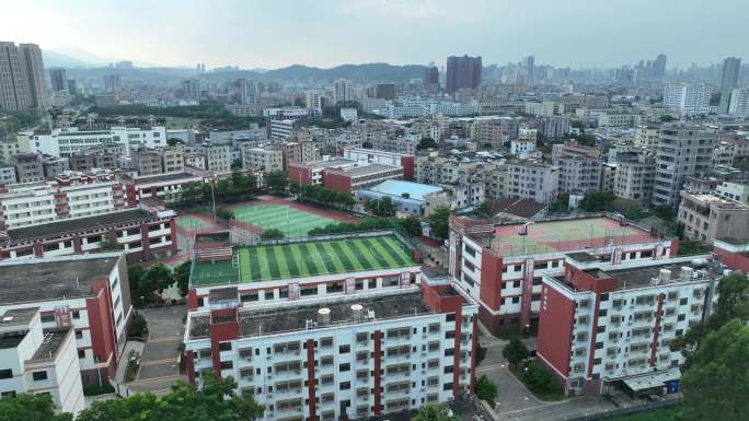 深圳市珊蒂泉外国语学校