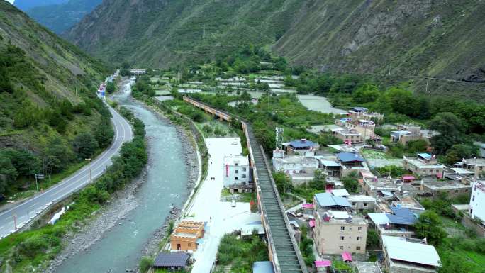 航拍四川理县甘堡藏寨旅游景区藏族寨子