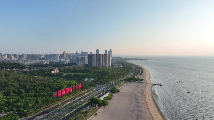 厦门海岸线一国两制沙滩航拍环岛路海边风景