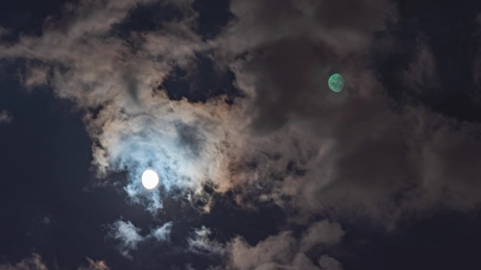 4k夜晚月亮透过云层
