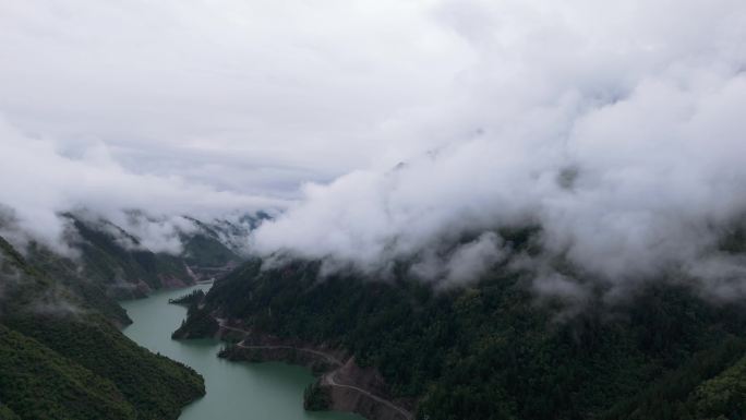 高山云雾云海航拍视频 4k 50p