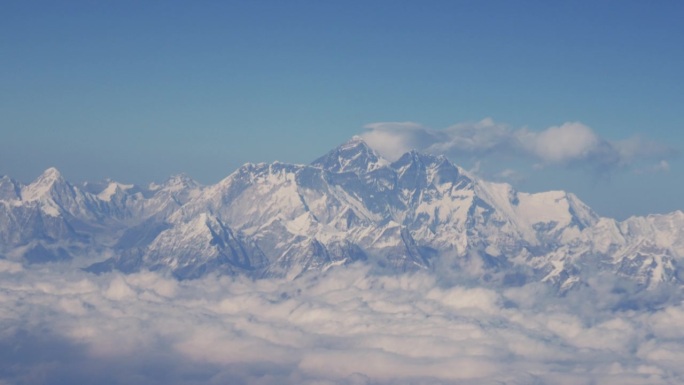 从飞机窗口可以看到喜马拉雅山