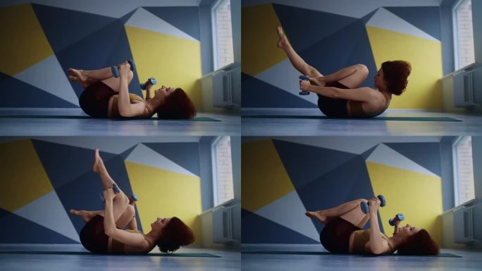 高级瑜伽运动，好身材，女运动员在健身中心单独训练