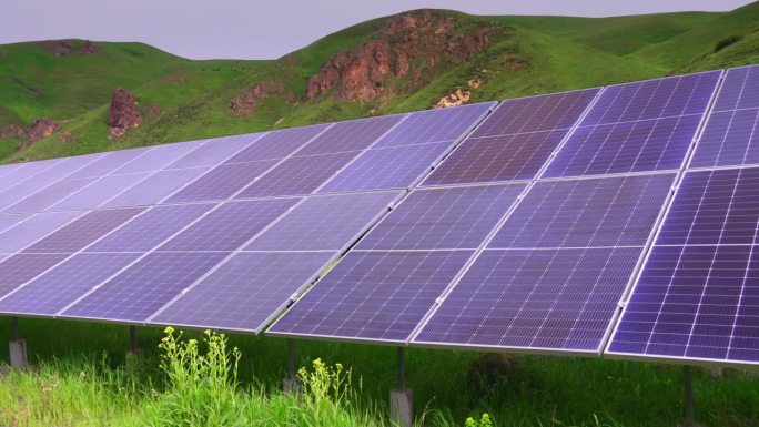 太阳能电池农场电厂生态技术特写。
