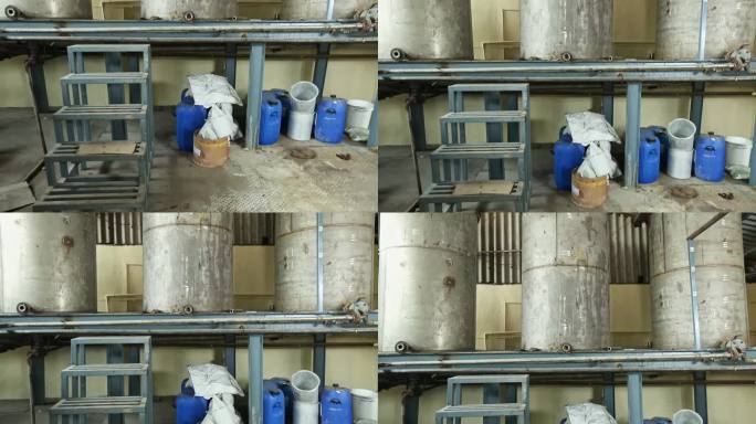 肥皂厂内带有相互连接管道的工业储罐