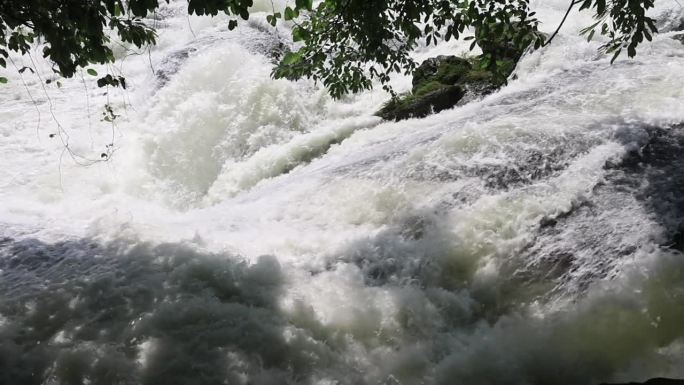 黄果树瀑布贵州激流河水