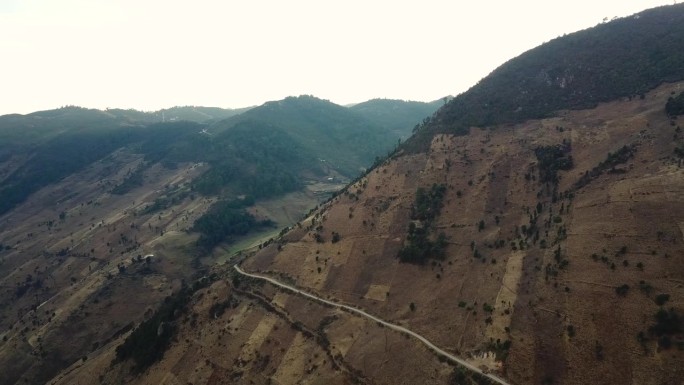 空中拍摄的房屋在Nebaj，基切在危地马拉的岩石山上，在上午