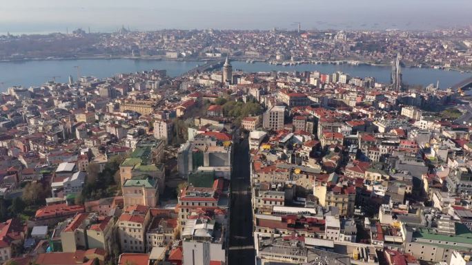 Istiklal街无人机镜头广角与金角，白天伊斯坦布尔oe01