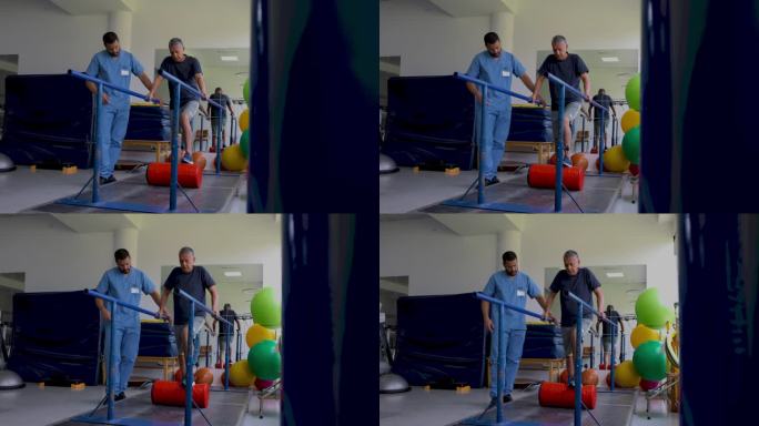 一名拉丁美洲男子在医院接受物理治疗时，一边在双杠上支撑自己，一边用脚推着滚轮