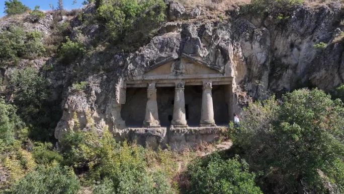 Boyabat Rock Tombs无人机视频，Boyabat Sinop，土耳其(土耳其语)