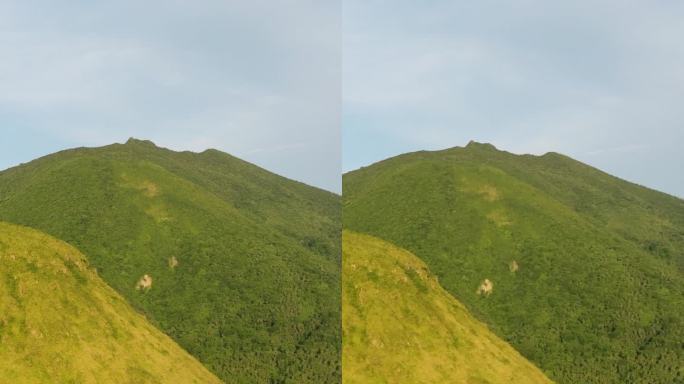 卡米昆岛的小山丘。菲律宾。