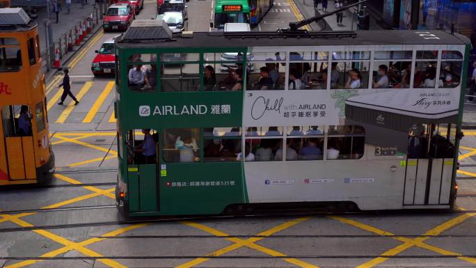 香港叮叮车车流行人街景