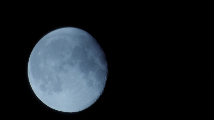 满月月光照亮黑暗的星系宇宙空间