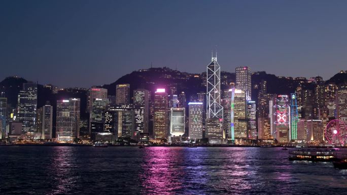 2018年3月10日，香港维多利亚港:-香港夜空
