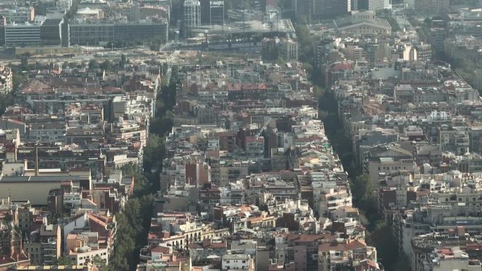 白天巴塞罗那市中心著名的生活街区交通街道航拍全景4k西班牙