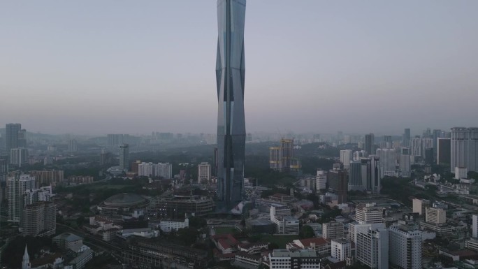 上午鸟瞰吉隆坡市的默迪卡118摩天大楼