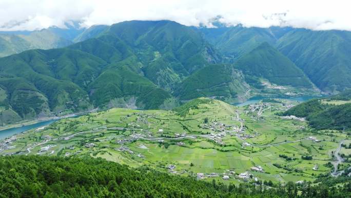 川西 高原 高山 城市 甘孜 九龙县