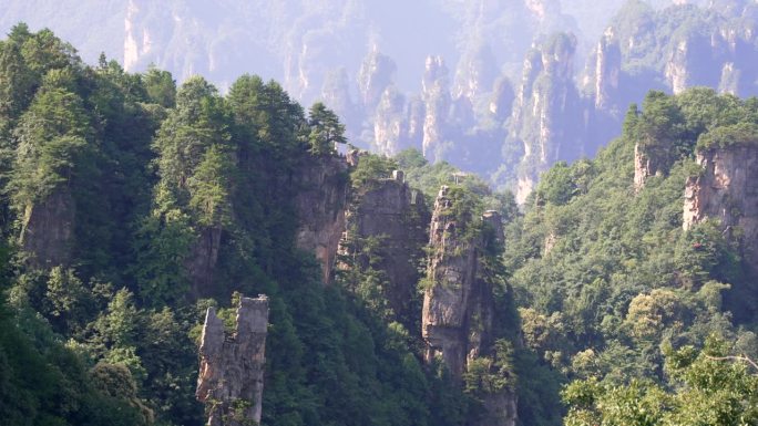 宽山和张家界绿水青山生态山脉大山俯瞰