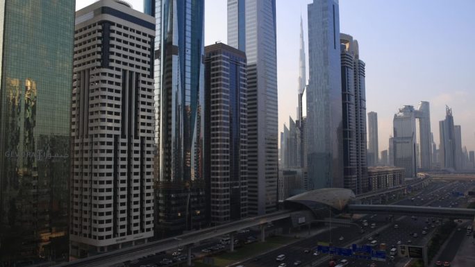 迪拜，阿拉伯联合酋长国:日落:谢赫扎耶德路