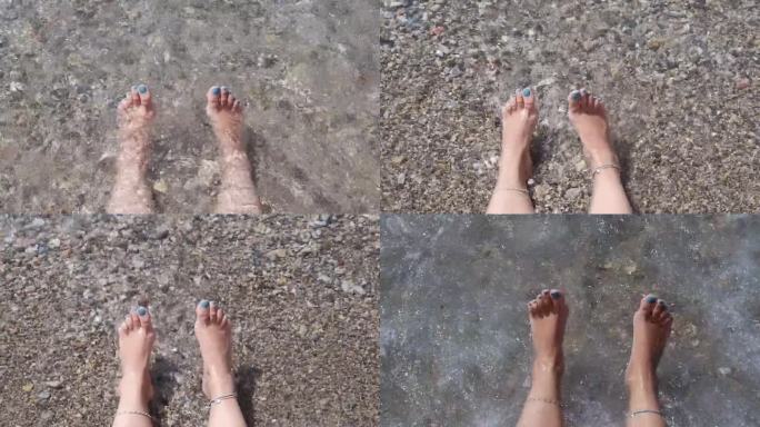 宁静的海边:跳舞的脚与精致的脚链