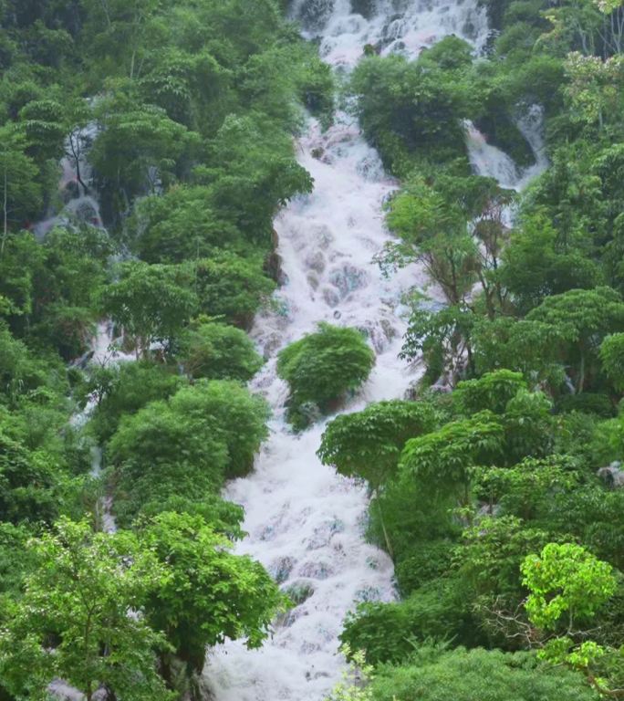贵州荔波翠谷瀑布