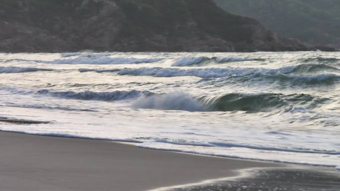 无人机航拍海边海浪沙滩海岸线浪花