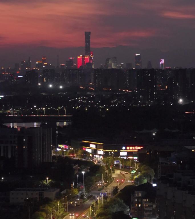 竖版实拍北京欢度国庆国贸CBD灯光秀