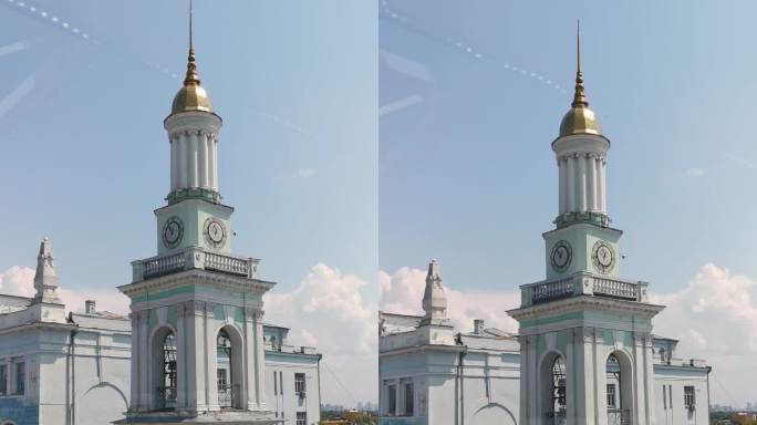 雄伟的钟楼:从基辅康特拉克托娃广场的观景轮上看叶卡捷琳斯基希腊修道院的钟楼