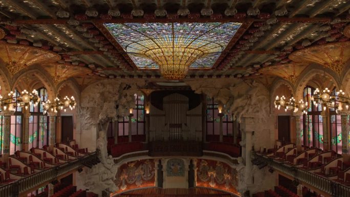 宫殿de la Música加泰罗尼亚。
中文:加泰罗尼亚音乐宫是西班牙加泰罗尼亚巴塞罗那的一个音乐