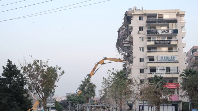 地震政府救援地震后群众