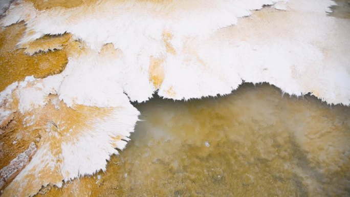 怀俄明州黄石的猛犸温泉