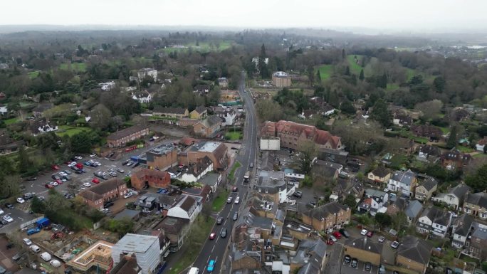 英国萨里郡埃舍尔镇高空无人机鸟瞰4K画面