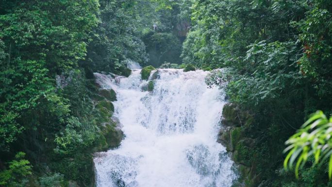 瀑布流水