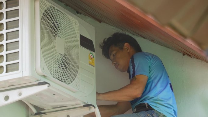 空调维修技师:供暖和制冷服务