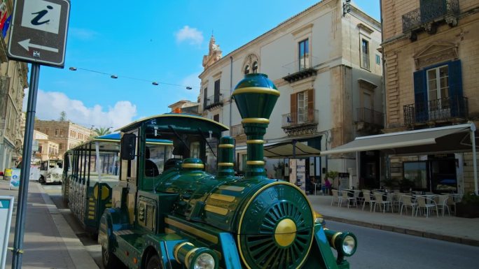 西西里岛莫迪卡的巴洛克式电车之旅。