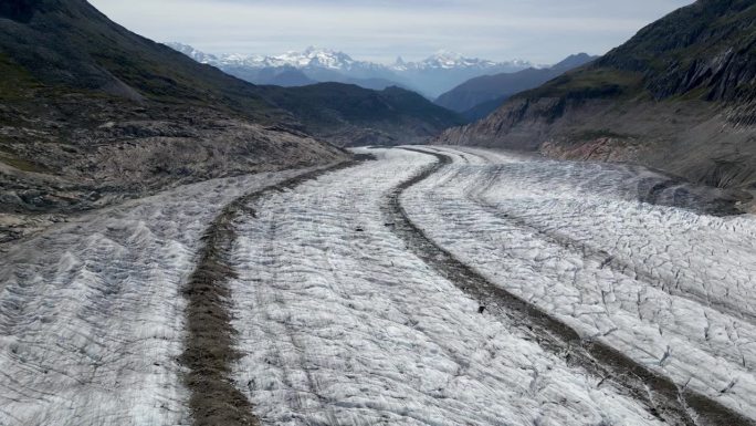 伟大的阿莱奇冰川，联合国教科文组织世界遗产在瑞士。阿尔卑斯山最大的冰川