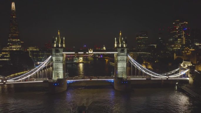 伦敦塔桥夜景鸟瞰伦敦城