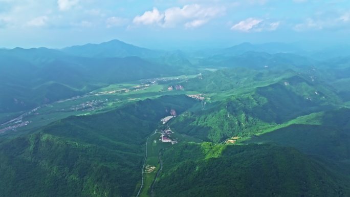 东北辽宁本溪老边沟夏季山谷航拍