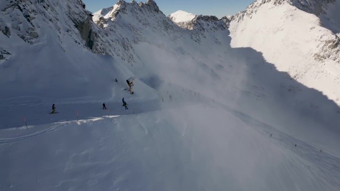 滑雪空中雪山白色滑雪