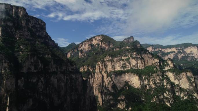 航拍太行山穽底峡谷山峰一组