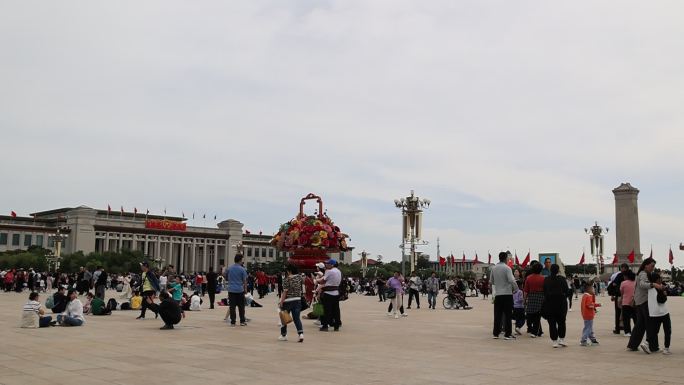 十一假期北京天安门广场鲜花花坛国旗飘扬