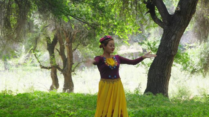 新疆舞蹈 跳舞 新疆 新疆旅游 新疆姑娘