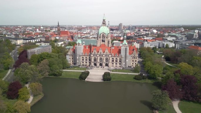 德国汉诺威市历史悠久的市政厅鸟瞰图