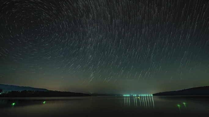 天泉湖星轨 夜空