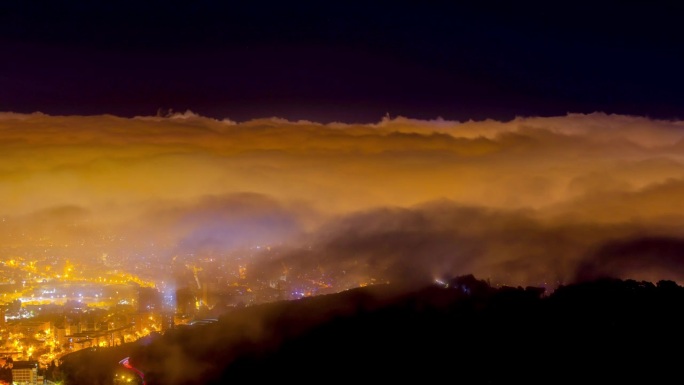 西班牙巴塞罗那巴塞罗那城市夜景巴塞罗那云