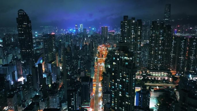 鸟瞰香港九龙城的夜空