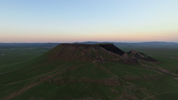 日落下的火山公园