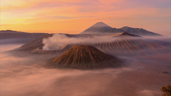 【原创4K】泗水Bromo活火山日出延时