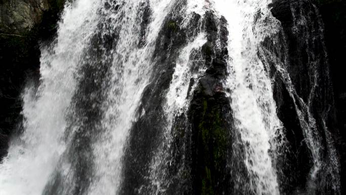 五狮岩瀑布特写