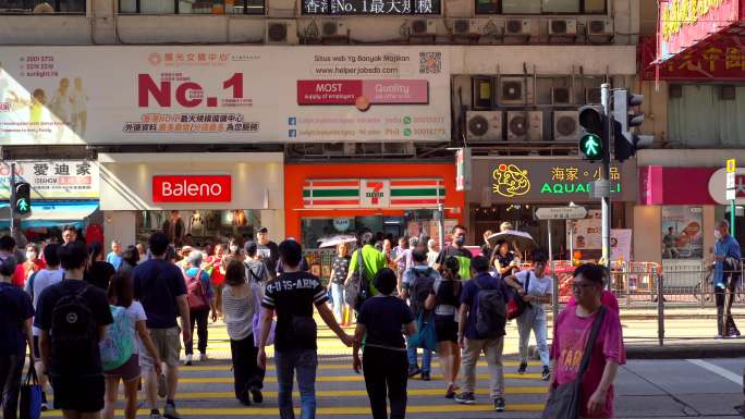 香港路口行人街景